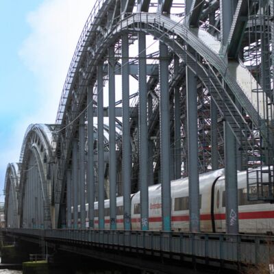 ICE auf der Norderelbbrücke